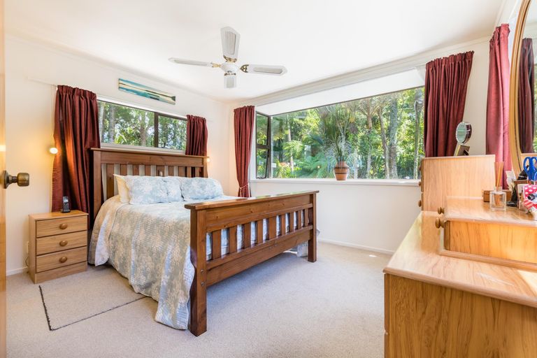 Photo of property in 84 Park Road, Titirangi, Auckland, 0604