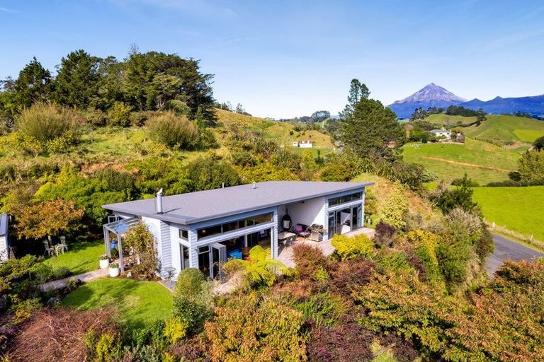 Photo of property in 10 Allan Road, Burgess Park, New Plymouth, 4371
