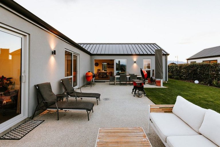 Photo of property in 8 Mcdonald Street, Wanaka, 9305