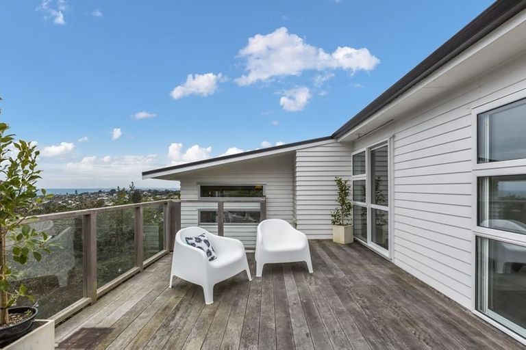 Photo of property in 681 East Coast Road, Browns Bay, Auckland, 0630