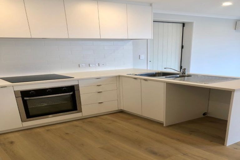 Photo of property in 2 Patariki Way, Beach Haven, Auckland, 0626