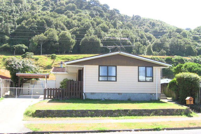 Photo of property in 43b Hartford Crescent, Totara Park, Upper Hutt, 5018