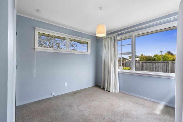 Photo of property in 85 Farquhars Road, Redwood, Christchurch, 8051