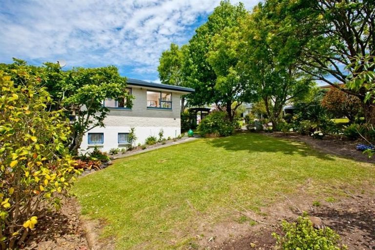 Photo of property in 1 Hume Drive, Hillcrest, Auckland, 0627