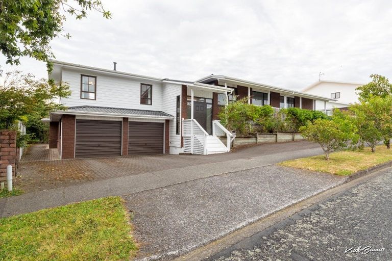 Photo of property in 115 Gemstone Drive, Birchville, Upper Hutt, 5018