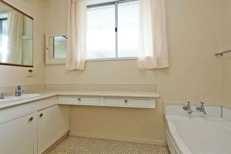 Photo of property in 11 Belmont Street, Havelock North, 4130