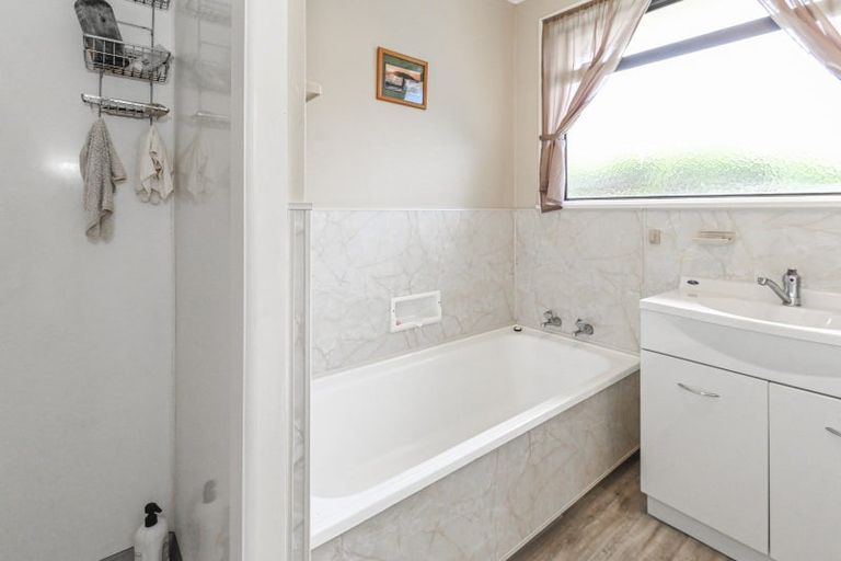 Photo of property in 418 Huia Street, Camberley, Hastings, 4120