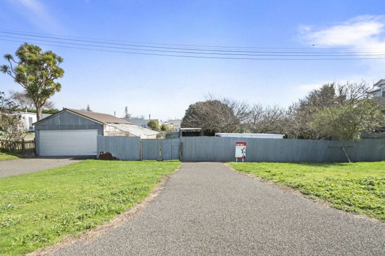 Photo of property in 14 Howe Street, Foxton, 4814