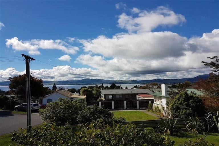 Photo of property in 2 Tudor Place, Koutu, Rotorua, 3010