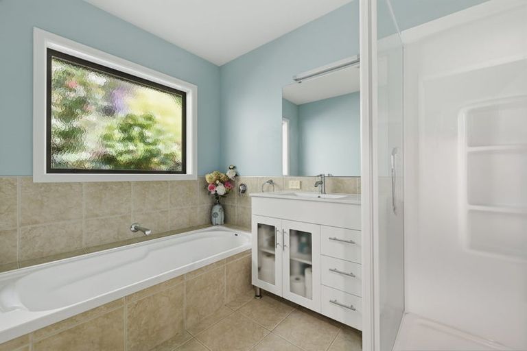 Photo of property in 14 Waipuna Grove, Welcome Bay, Tauranga, 3112