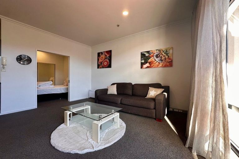 Photo of property in Atrium Towers, 9f/154 The Terrace, Wellington Central, Wellington, 6011