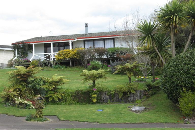 Photo of property in 6 Ajax Place, Welcome Bay, Tauranga, 3112