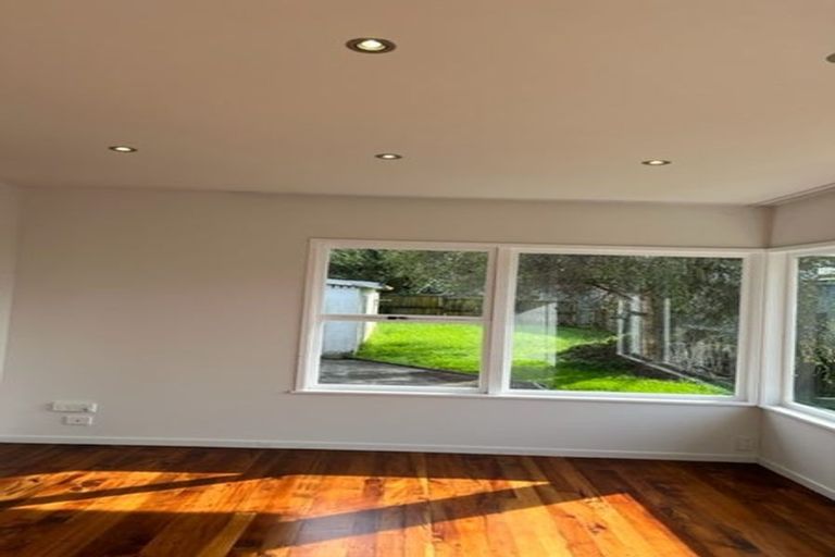 Photo of property in 2/180 Archers Road, Glenfield, Auckland, 0629