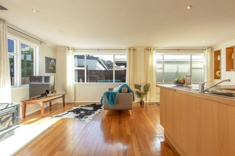 Photo of property in 68 Broderick Road, Johnsonville, Wellington, 6037