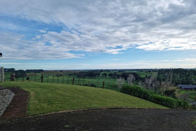 Photo of property in 142 York Road, Huirangi, New Plymouth, 4373