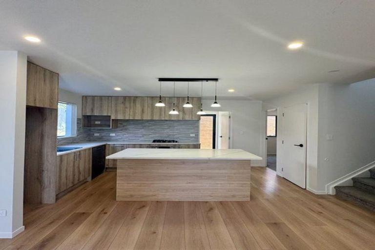 Photo of property in 67b Tiroroa Avenue, Te Atatu South, Auckland, 0610