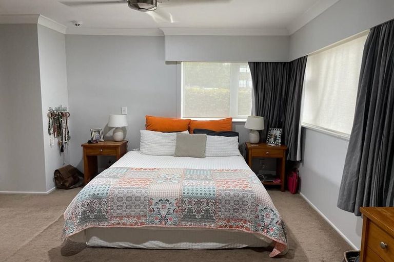 Photo of property in 1/206 Onewa Road, Birkenhead, Auckland, 0626