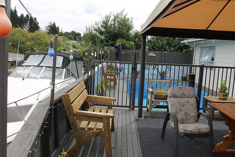 Photo of property in 27 Hurndall Street East, Maungaturoto, 0520