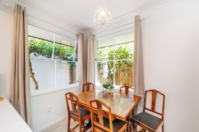 Photo of property in 42a Elmira Avenue, Hokowhitu, Palmerston North, 4410