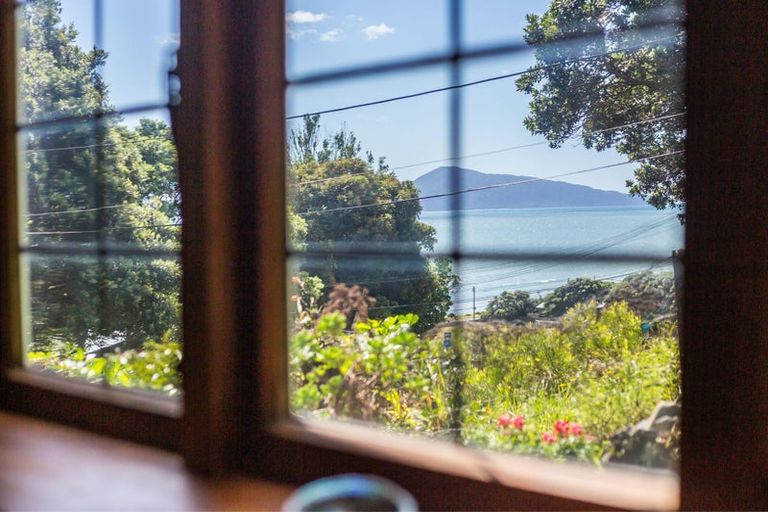 Photo of property in 15 Pingau Street, Paekakariki, 5034