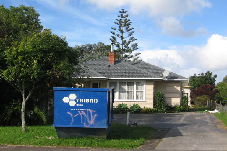 Photo of property in 116 Matipo Road, Te Atatu Peninsula, Auckland, 0610