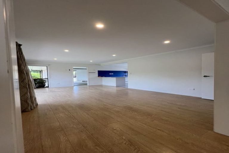 Photo of property in 16 Loloma Drive, Half Moon Bay, Auckland, 2012