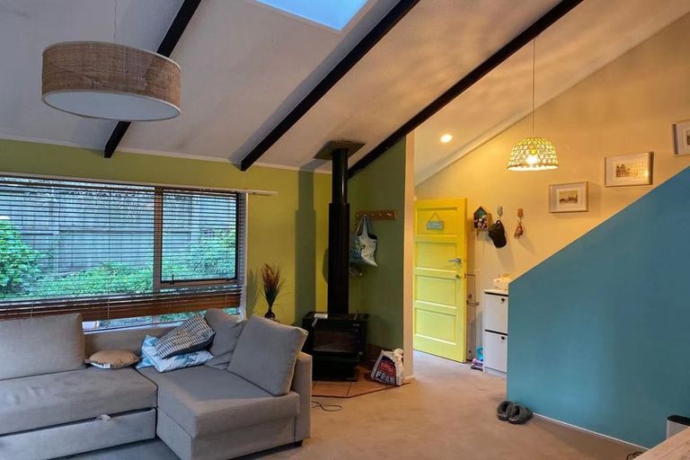 Photo of property in 3/40 Radiata Lane, Chatswood, Auckland, 0626