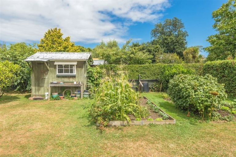 Photo of property in 11 Peakes Road, Saint Johns Hill, Whanganui, 4501