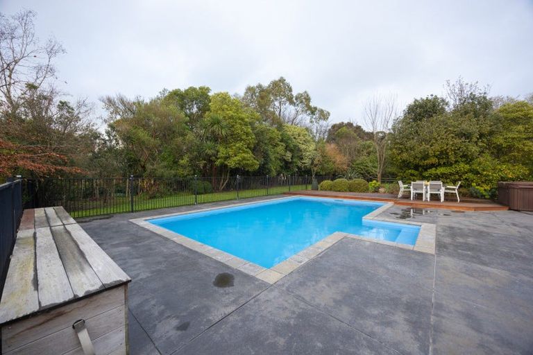 Photo of property in 136 Tutaki Road, Kelvin Grove, Palmerston North, 4470