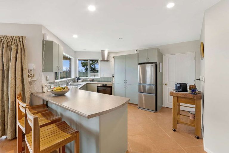 Photo of property in 34 Kiwi Avenue, Waikuku Beach, 7473