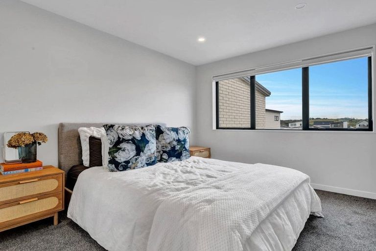 Photo of property in 5/86 Fred Taylor Drive, Westgate, Auckland, 0814