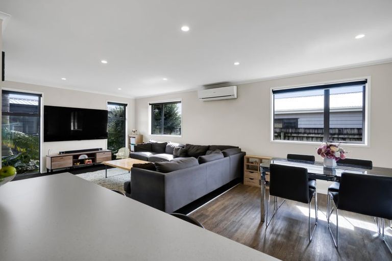 Photo of property in 513 Richmond Road, Lepperton, New Plymouth, 4373