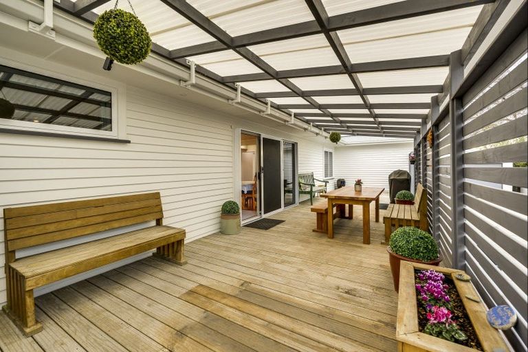 Photo of property in 64 Middle Road, Havelock North, 4130