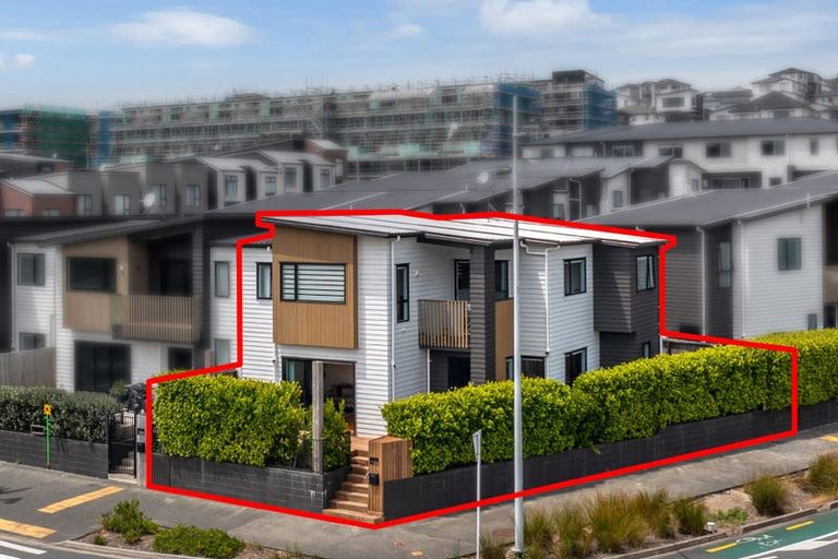 Photo of property in 133 Glenvar Ridge Road, Long Bay, Auckland, 0630