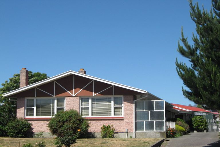 Photo of property in 2/20 Bickerton Street, Wainoni, Christchurch, 8061