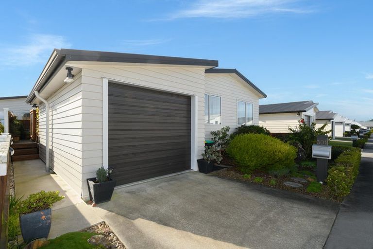 Photo of property in 11 Kamahi Crescent, Papamoa Beach, Papamoa, 3118