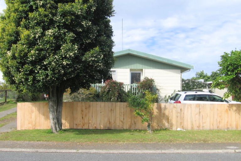 Photo of property in 110 Aberdeen Place, Whangamata, 3620