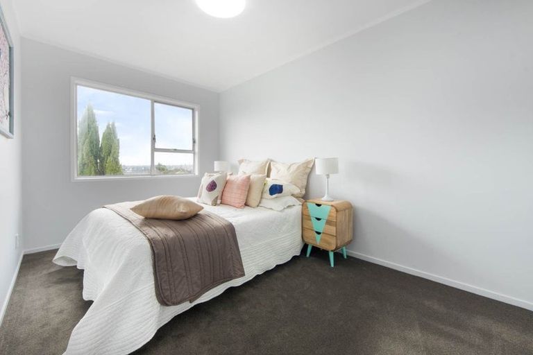Photo of property in 4/92 Lynwood Road, New Lynn, Auckland, 0600