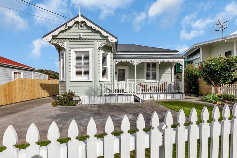 Photo of property in 2 Drummond Street, Regent, Whangarei, 0112