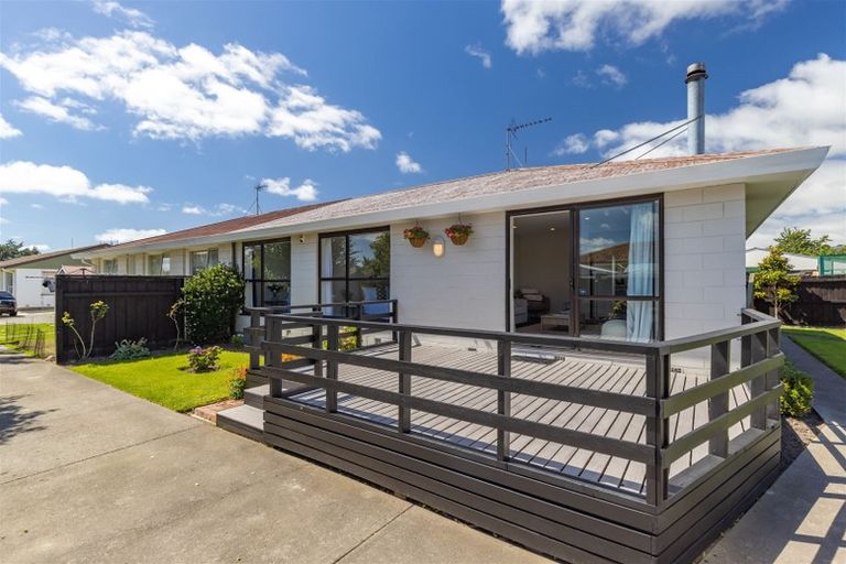 Photo of property in 2/14 Shetland Street, Woolston, Christchurch, 8062