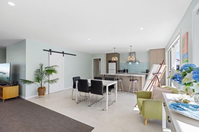 Photo of property in 814b Papamoa Beach Road, Papamoa Beach, Papamoa, 3118