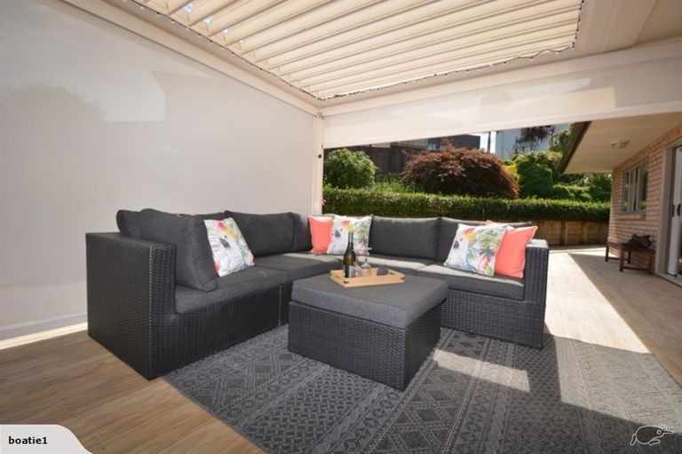 Photo of property in 17 Arthur Carwen Place, Pukekohe, 2120