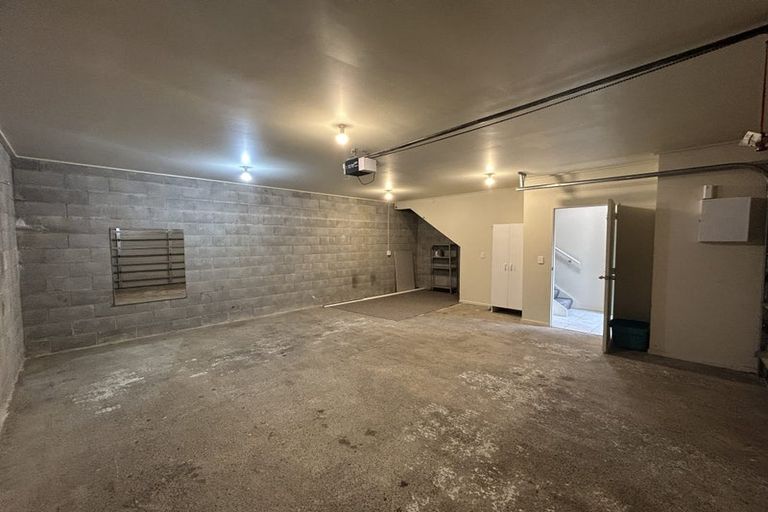 Photo of property in 4 Mitika Way, Strathmore Park, Wellington, 6022