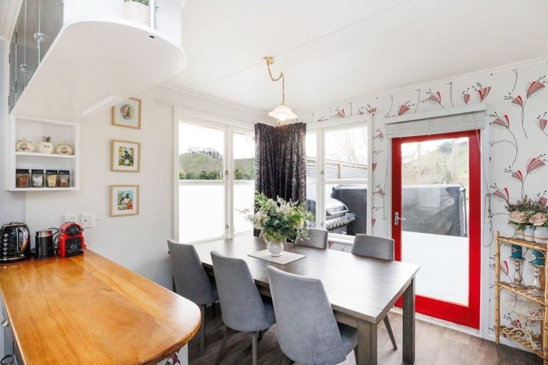 Photo of property in 69 Ongo Road, Hunterville, 4730