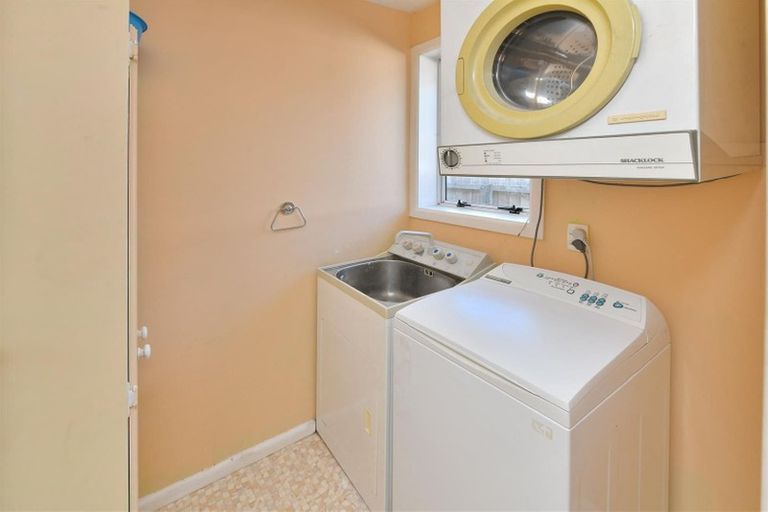 Photo of property in 8 Opal Place, Casebrook, Christchurch, 8051