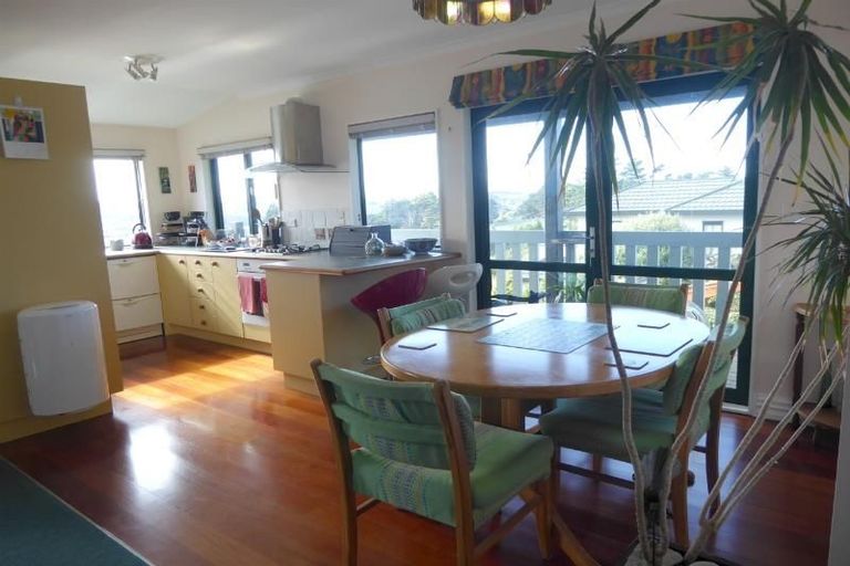 Photo of property in 14 Marjory Close, Broadmeadows, Wellington, 6035