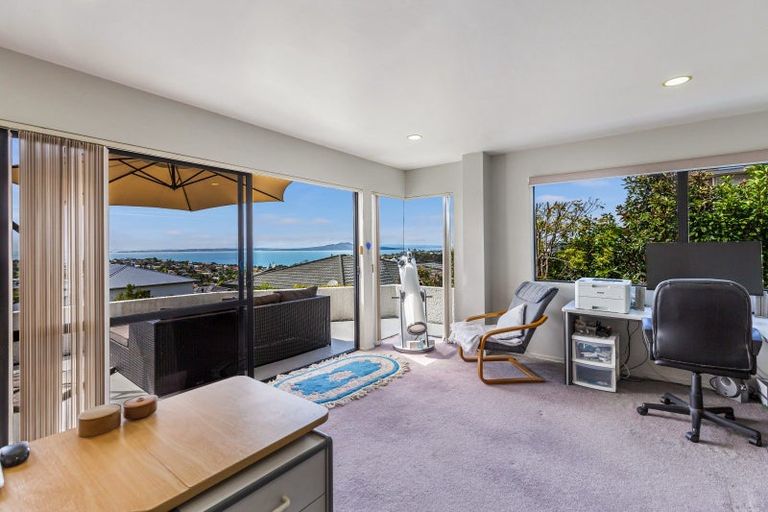 Photo of property in 2/7 Calypso Place, Rothesay Bay, Auckland, 0630
