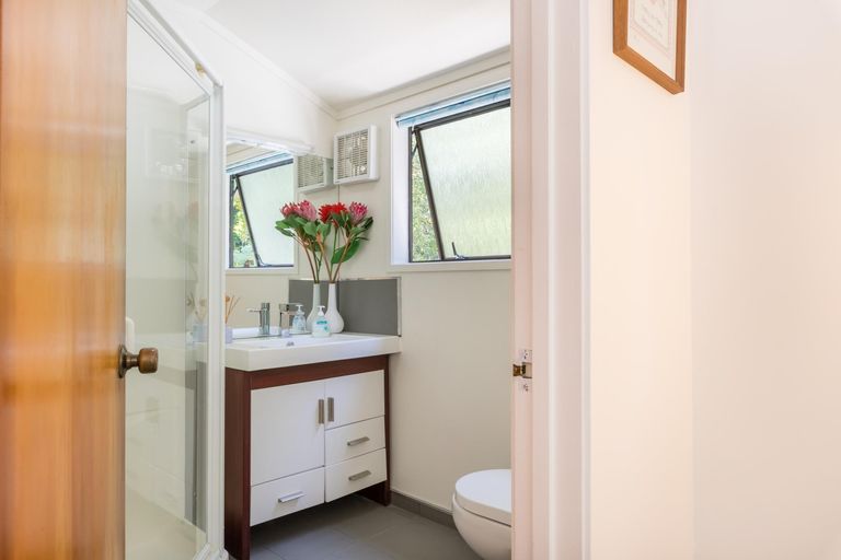 Photo of property in 84 Park Road, Titirangi, Auckland, 0604