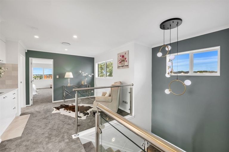 Photo of property in 13 Drumconnell Drive, Flat Bush, Auckland, 2019