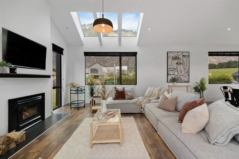 Photo of property in 20 Jacks Point Rise, Jacks Point, Queenstown, 9371